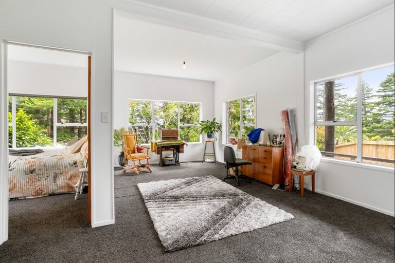 Photo of property in 115 Chevron Crescent, Whangamata, 3620