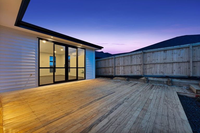 Photo of property in 24 Paihere Street, Huapai, Kumeu, 0810