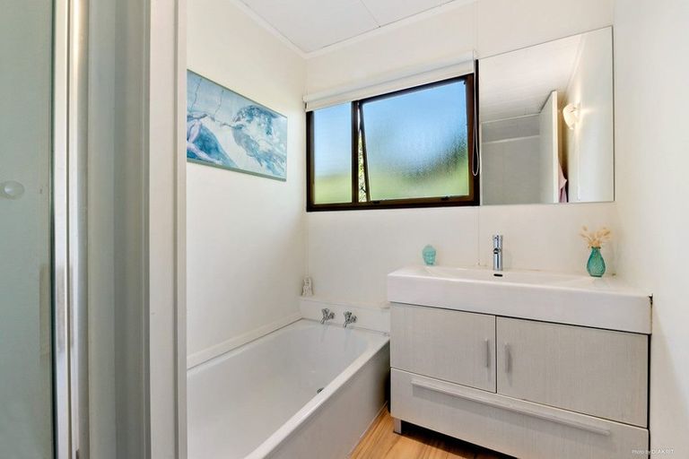 Photo of property in 122 The Circle, Manly, Whangaparaoa, 0930