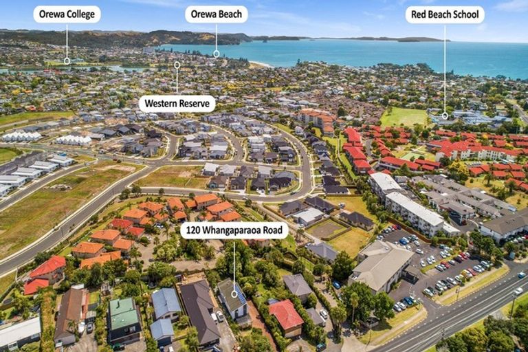 Photo of property in 120 Whangaparaoa Road, Red Beach, 0932