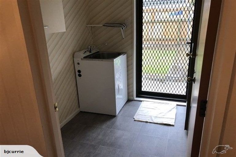 Photo of property in 32 Langston Avenue, Palmerston North, 4414