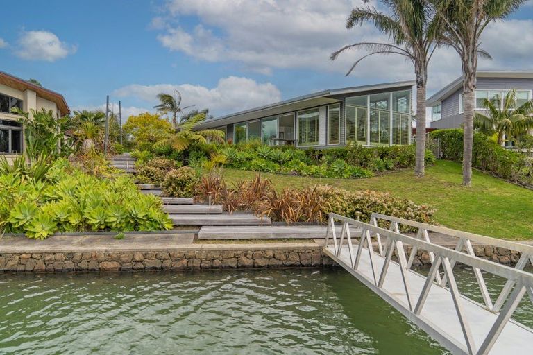 Photo of property in 18 Hei Esplanade, Whitianga, 3510