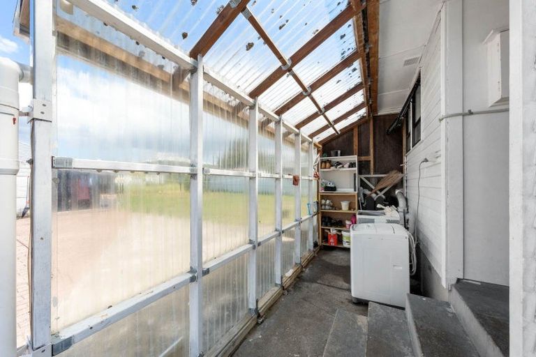 Photo of property in 12 Ussher Place, Pakuranga Heights, Auckland, 2010