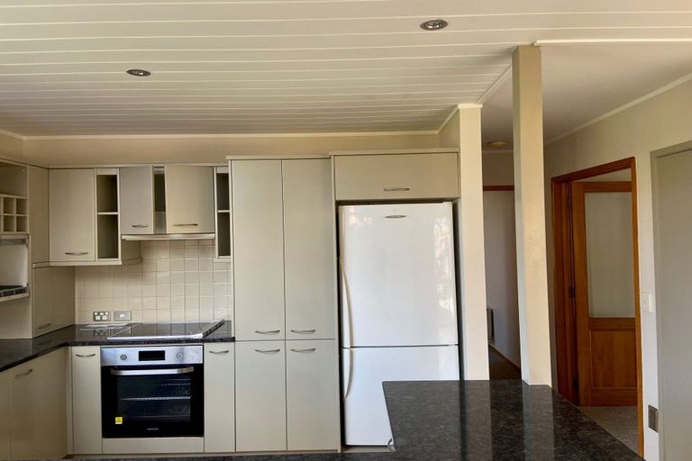 Photo of property in 20a Otakau Road, Milford, Auckland, 0620