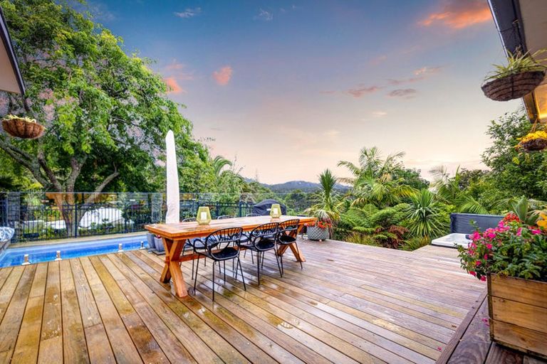 Photo of property in 8 Jays Road, Titirangi, Auckland, 0604