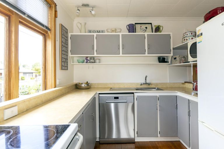 Photo of property in 2 Harris Street, Geraldine, 7930