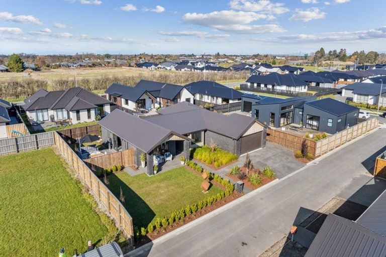 Photo of property in 2 Page Place, Rangiora, 7400