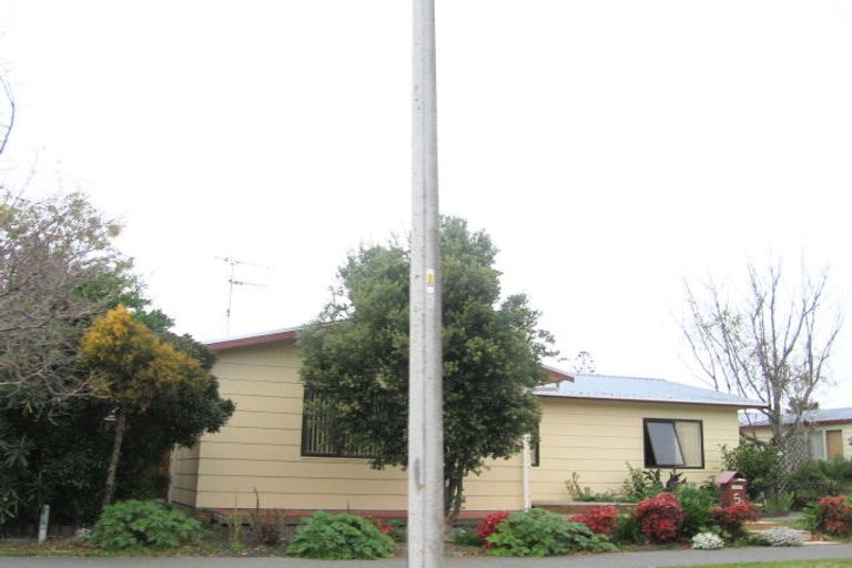 Photo of property in 5a Hetley Crescent, Taradale, Napier, 4112