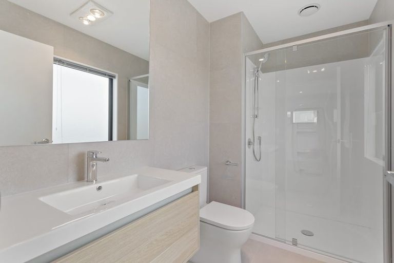 Photo of property in 77 Pepene Avenue, Takanini, Auckland, 2112