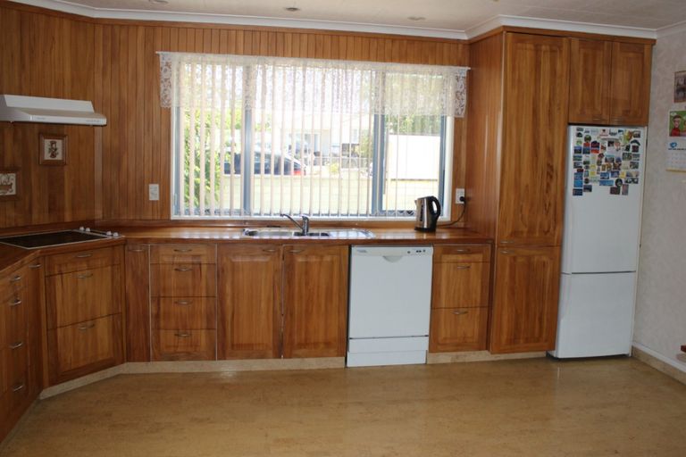 Photo of property in 32 Richmond Road, Carterton, 5713