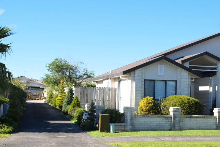Photo of property in 1/30 Amberwood Drive, Northpark, Auckland, 2013