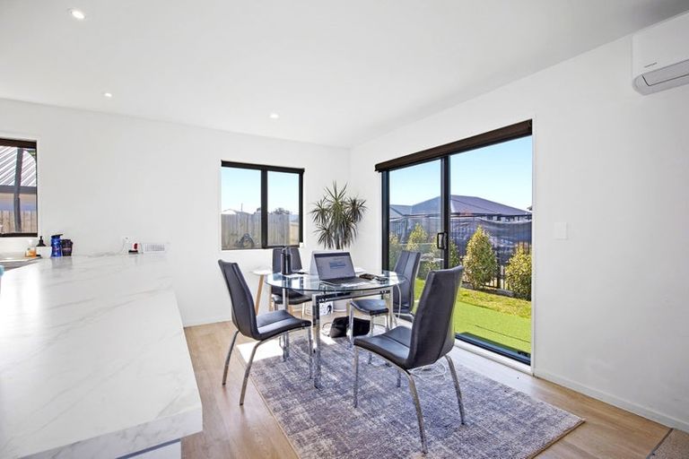 Photo of property in 10 Poipoi Place, Aranui, Christchurch, 8061