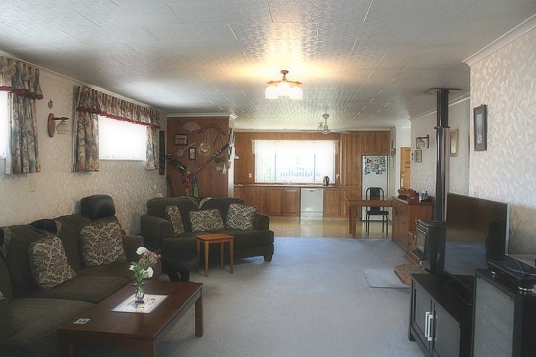 Photo of property in 32 Richmond Road, Carterton, 5713