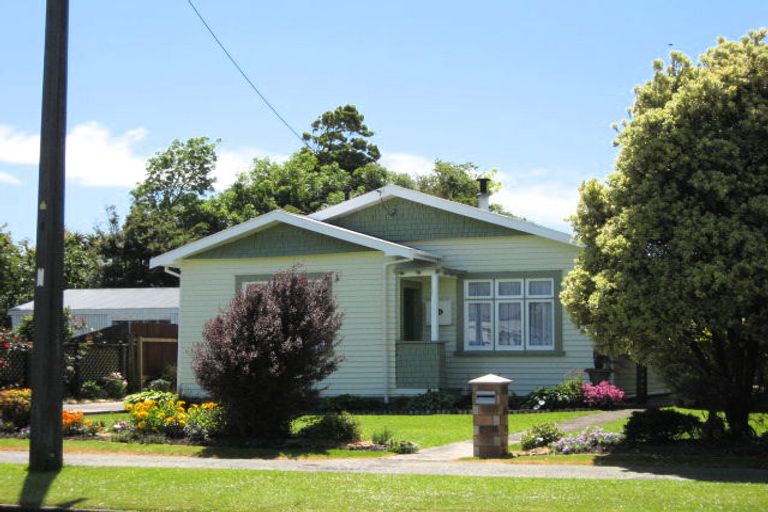 Photo of property in 35 Cobden Street, Westport, 7825