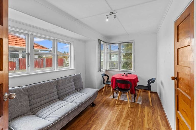 Photo of property in 6 Elm Street, Gonville, Whanganui, 4501