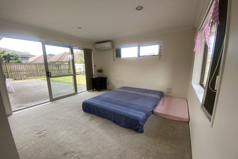 Photo of property in 106a Simpson Road, Henderson Valley, Auckland, 0614