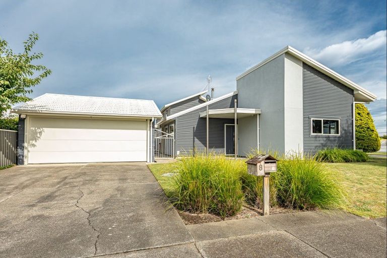 Photo of property in 8 Akepiro Place, Tawhero, Whanganui, 4501