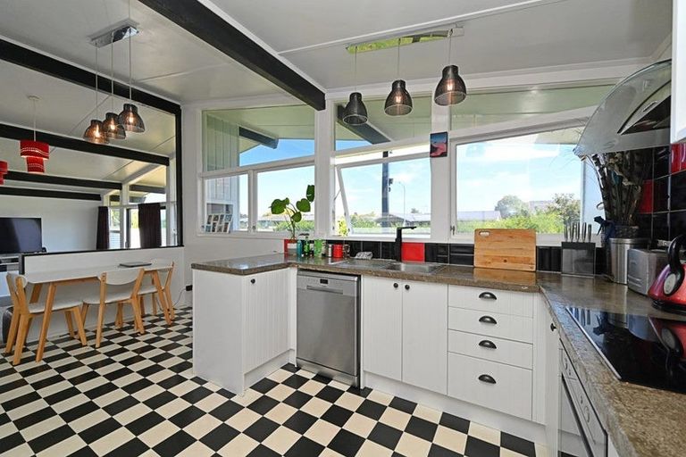 Photo of property in 65 Freyberg Avenue, Tamatea, Napier, 4112