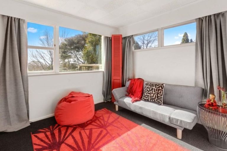 Photo of property in 9 Tirita Street, Kawaha Point, Rotorua, 3010