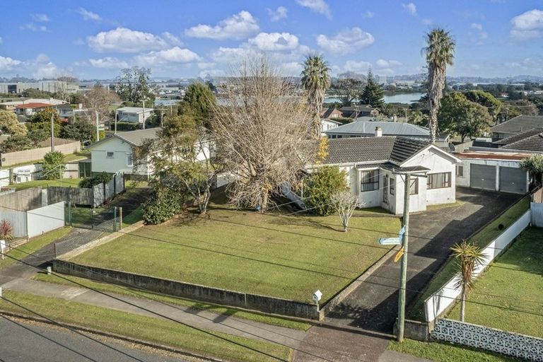 Photo of property in 57 Tiraumea Drive, Pakuranga, Auckland, 2010