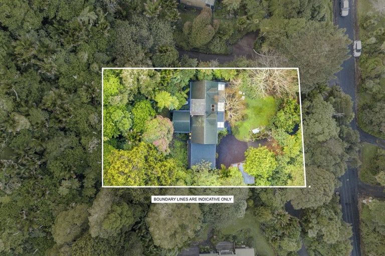 Photo of property in 13 Bush Road, Waiatarua, Auckland, 0604