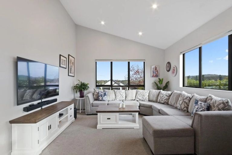 Photo of property in 20 Knoll Rise, Pukekohe, 2120