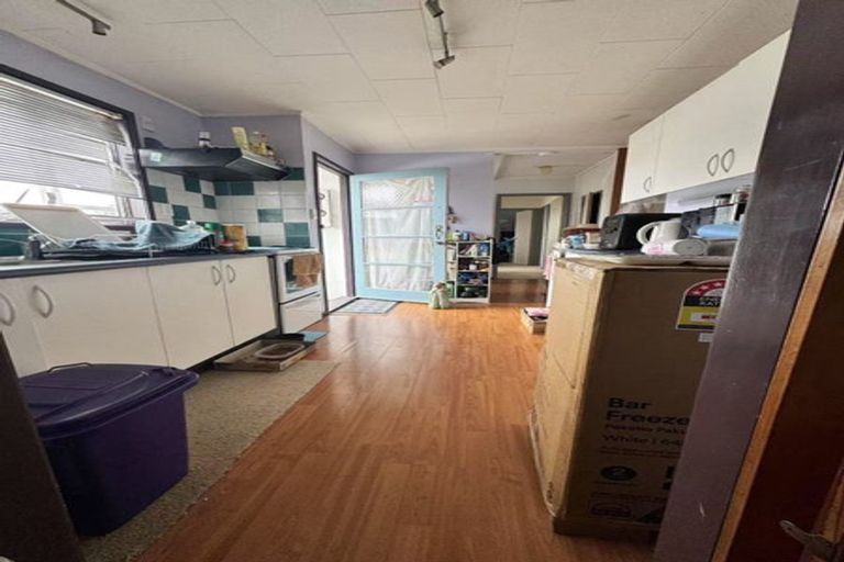 Photo of property in 65 Archmillen Avenue, Pakuranga Heights, Auckland, 2010