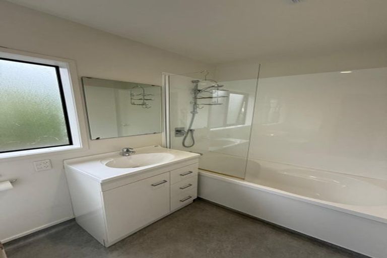 Photo of property in 12/36 West Coast Road, Glen Eden, Auckland, 0602