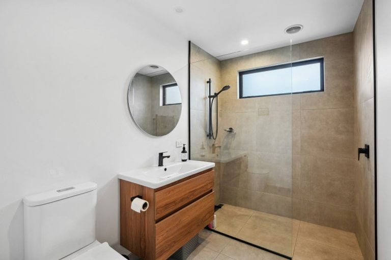 Photo of property in 2 Mcneil Crescent, Wanaka, 9305