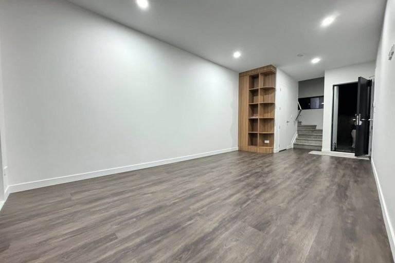 Photo of property in 3/32 Airfield Road, Takanini, 2112