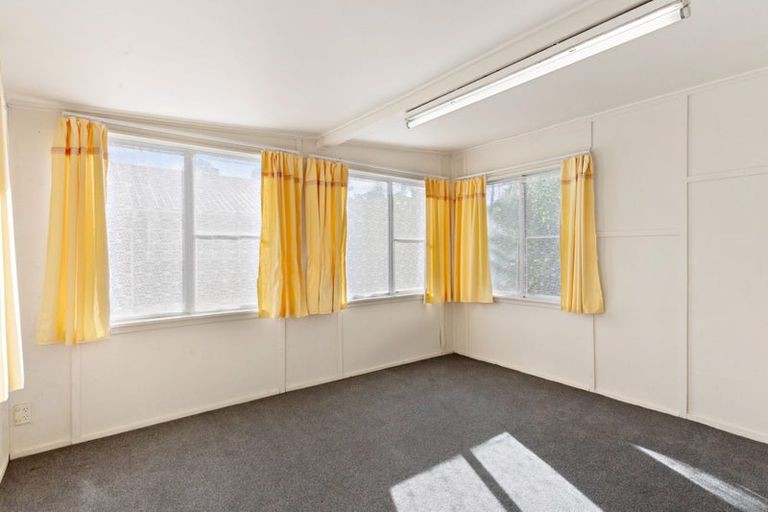 Photo of property in 692 Beach Road, Browns Bay, Auckland, 0630