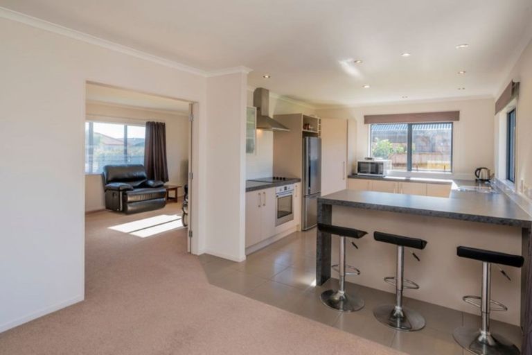 Photo of property in 4 Barry Curtis Place, Levin, 5510