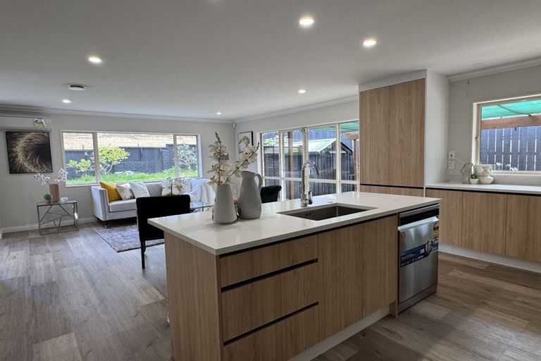 Photo of property in 34 Franshell Crescent, East Tamaki, Auckland, 2013