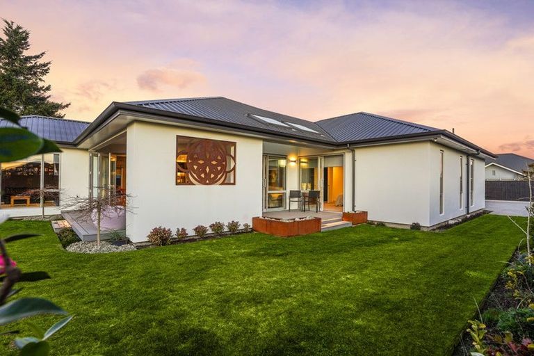 Photo of property in 12 Gerard Place, Rangiora, 7400