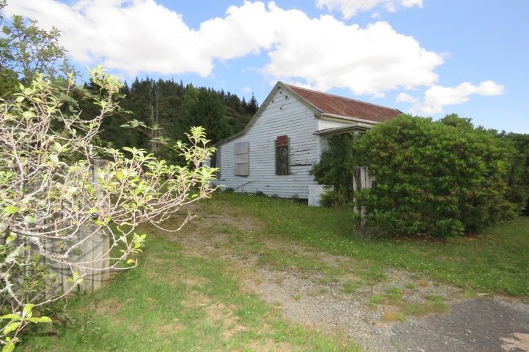 Photo of property in 27 Grey Road, Reefton, 7830