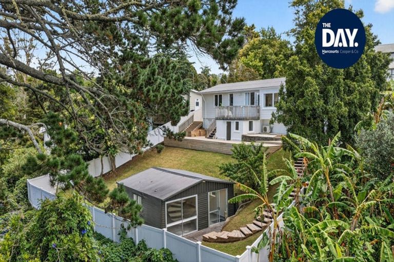 Photo of property in 17 Lysander Crescent, Beach Haven, Auckland, 0626
