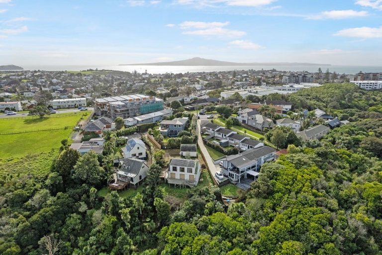 Photo of property in 3b Colenso Place, Mission Bay, Auckland, 1071