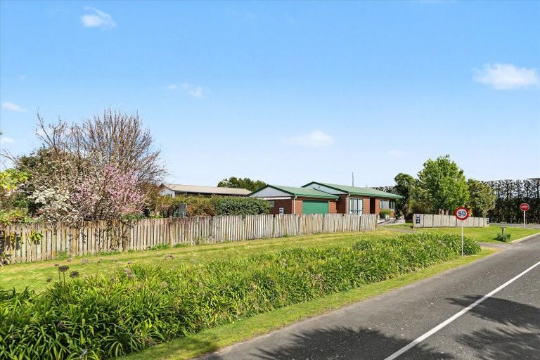 Photo of property in 2 Taupata Street, Paengaroa, 3189