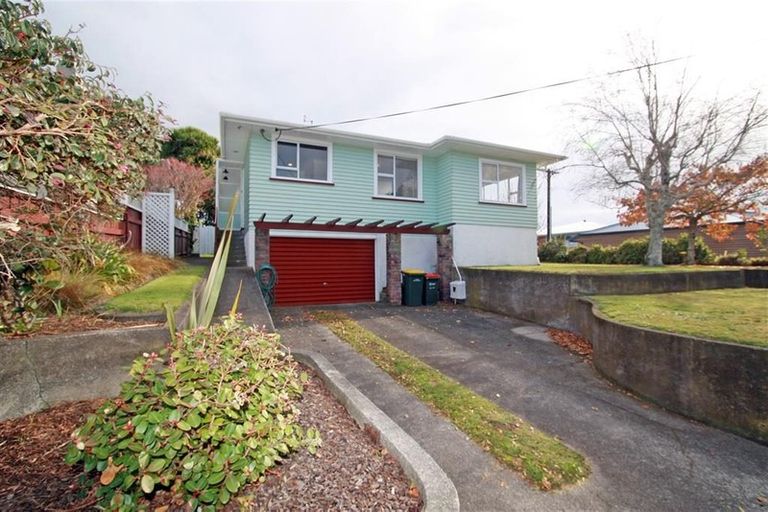 Photo of property in 42 Awanui Street, Merrilands, New Plymouth, 4312