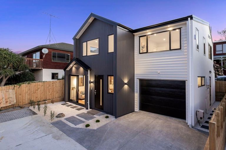 Photo of property in 6d Raeben Avenue, Hillcrest, Auckland, 0627