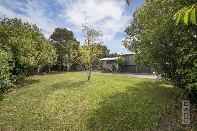 Photo of property in 5 Muriwai Road, Waimauku, 0812