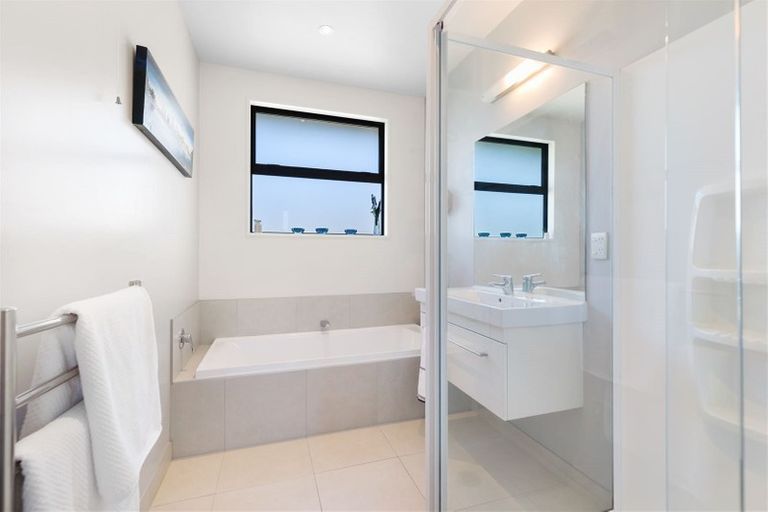 Photo of property in 53 Matheson Crescent, Albert Town, Wanaka, 9305