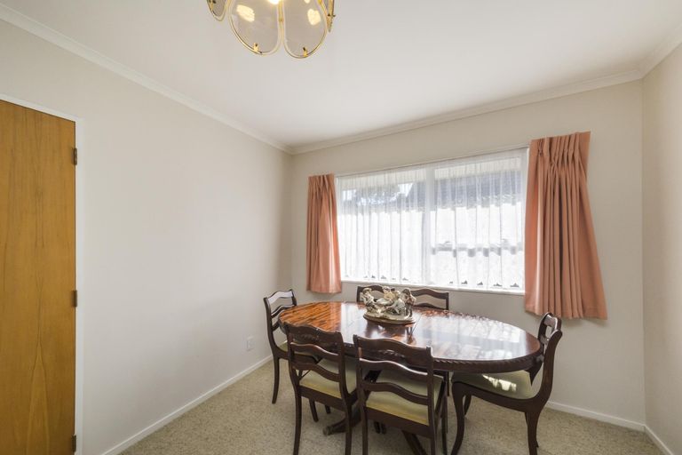 Photo of property in 8 Edgecombe Court, Roslyn, Palmerston North, 4414