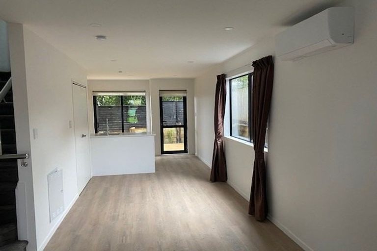 Photo of property in 1/60 Triangle Road, Massey, Auckland, 0614