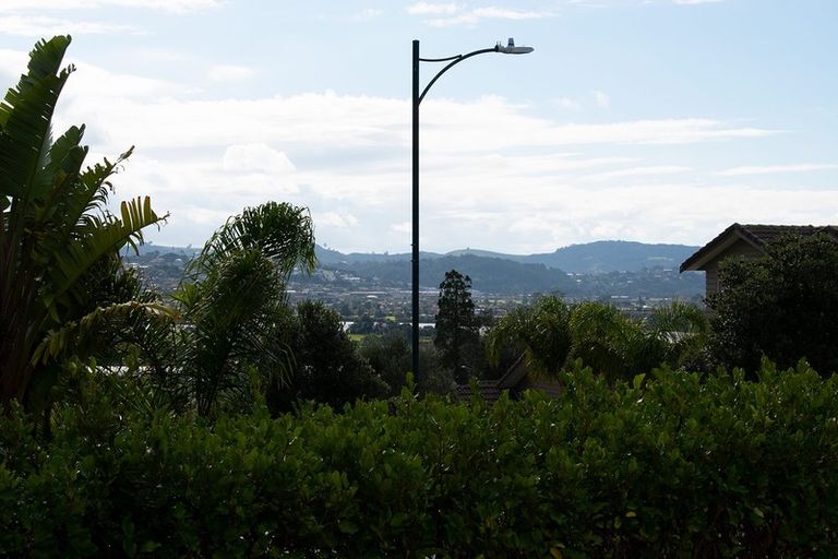 Photo of property in 18 Seamount Drive, Red Beach, 0932