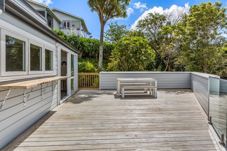 Photo of property in 156 Paremata Road, Paremata, Porirua, 5024