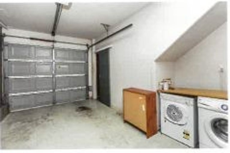 Photo of property in 152f Tasman Street, Mount Cook, Wellington, 6021