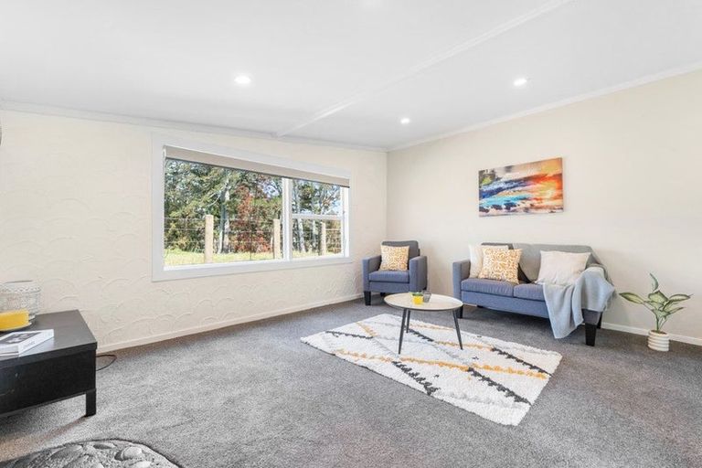 Photo of property in 65 Annett Road, Kumeu, 0891