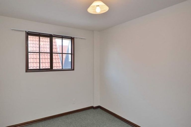 Photo of property in 2/5 Highgate Avenue, Merivale, Christchurch, 8014