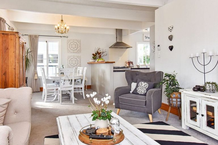 Photo of property in 84 Wattle Farm Road, Wattle Downs, Auckland, 2103